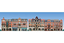 015-42501 - Halbrelief-Hintergrundkulisse mit 5 Bürgerhaus-Fassaden (Gesamtlänge 721 mm)